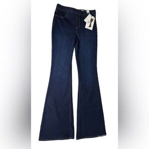 CELEBRITY PINK Curvy Pull-On Flare-Hem Jeans